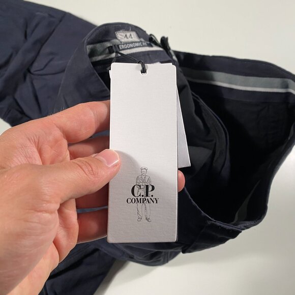 C.P. Company Ergonomic Cargo Goggle Pant Satin Stretch Navy mens size 30x32.5 - Picture 9 of 13